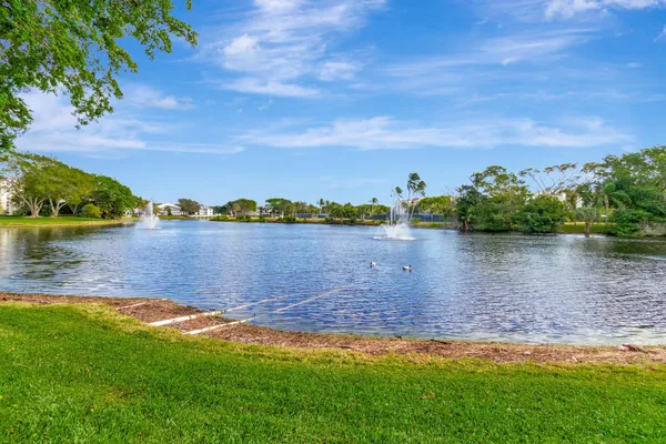 $2,850 | 1915 Lavers Circle, Unit E303, Delray Beach, FL 33444