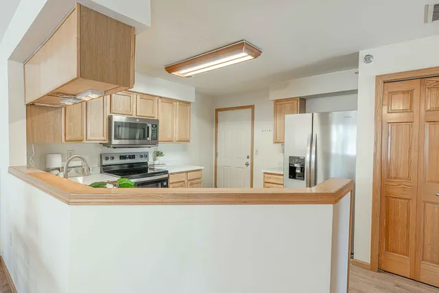 $355,000 | 2892 South Seminole Highway, Unit 6, Fitchburg, WI 53711