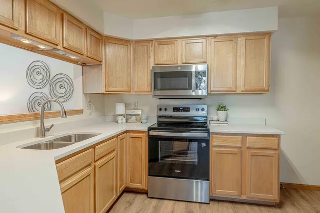 $355,000 | 2892 South Seminole Highway, Unit 6, Fitchburg, WI 53711