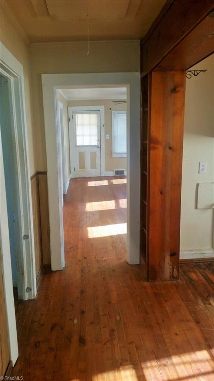 172 Guy Crouse Road Traphill, NC 28685 - Photo 12 of 17 Hallway