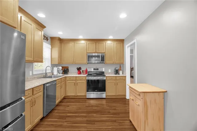 $285,000 | 521 Dogwood Circle, High Point, NC 27260