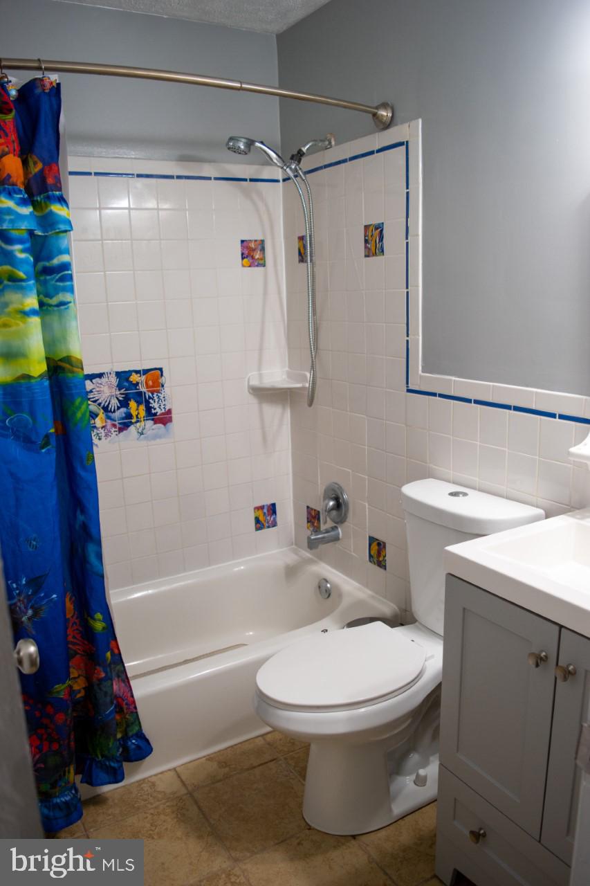 13617 Kingsman Road Woodbridge, VA 22193 - Photo 17 of 30 Hallway Bath
