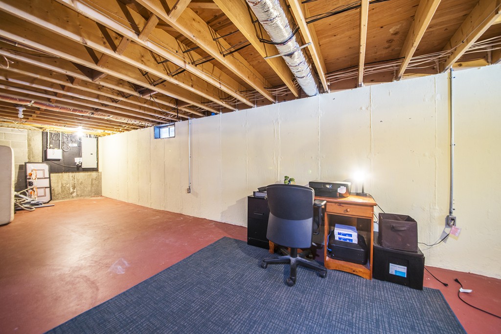 118 Wales Road Monson, MA 01057 - Photo 21 of 30 a workspace with furniture