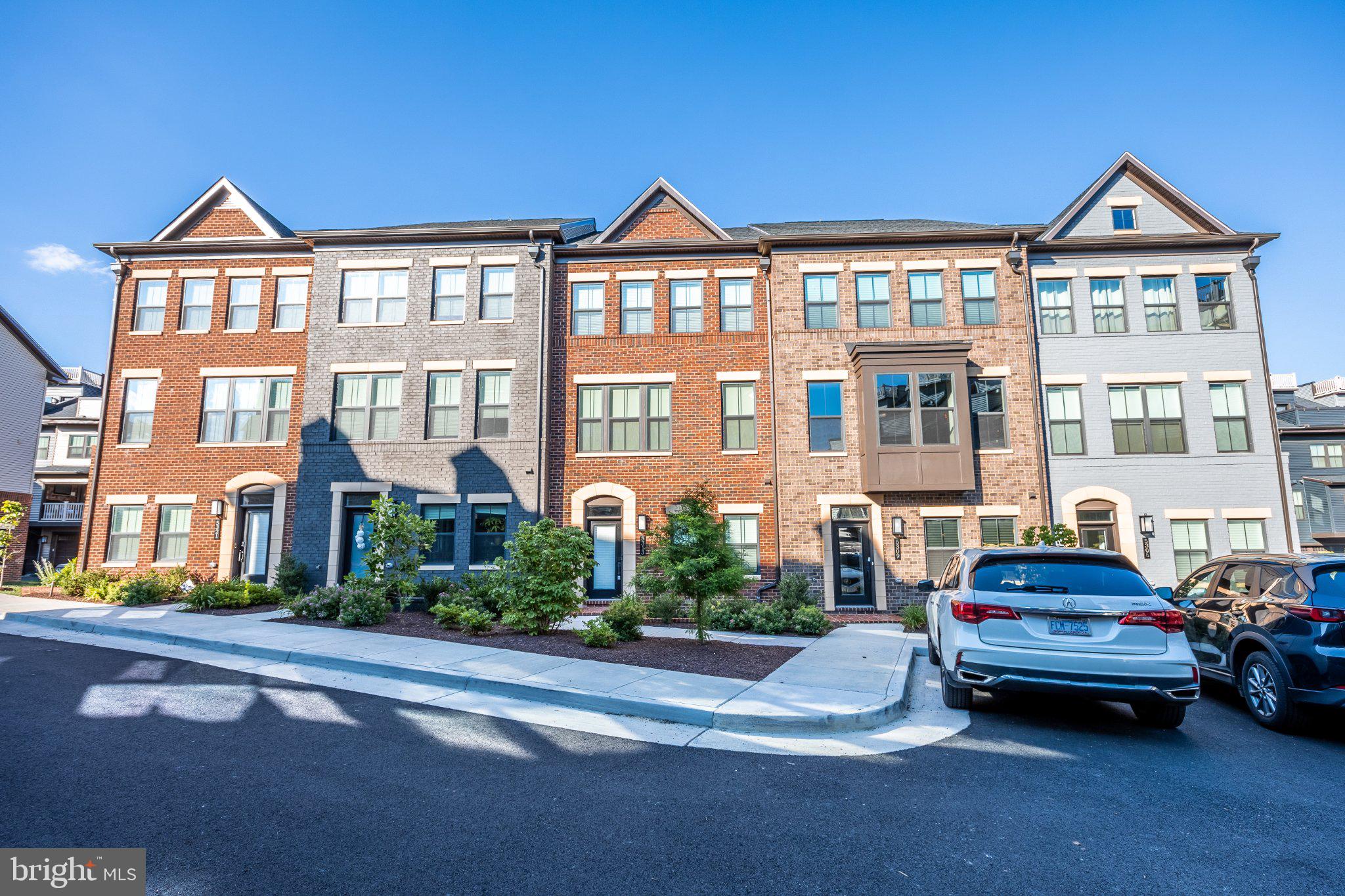 5313 8th Road South Arlington, VA 22204 - Photo 5 of 50 Charming townhomes in a vibrant setting.
