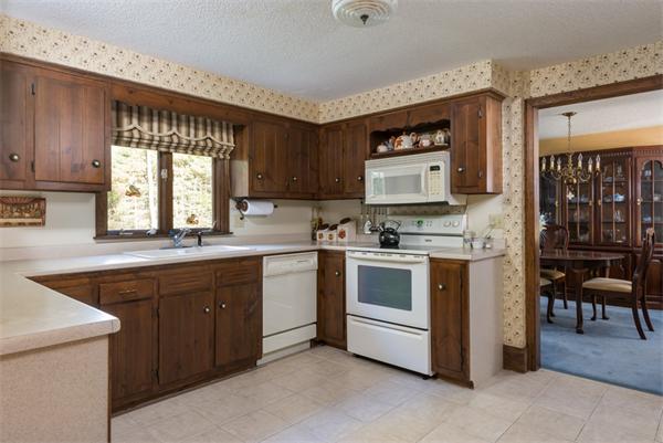 10 Randall Road Rochester, MA 02770 - Photo 6 of 11