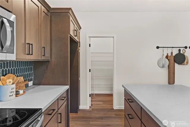 $779,950 | 1418 60th Avenue Northeast, Tacoma, WA 98422