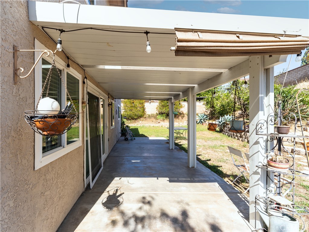 1302 Via Vista Riverside, CA 92506 - Photo 19 of 29 Alumawood patio cover