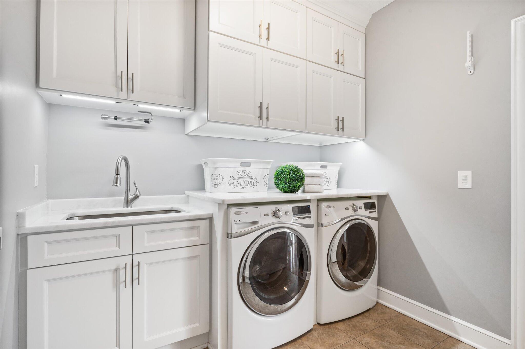 76 Fitzwilliam Road Johnstown, OH 43031 - Photo 16 of 34 Laundry Room