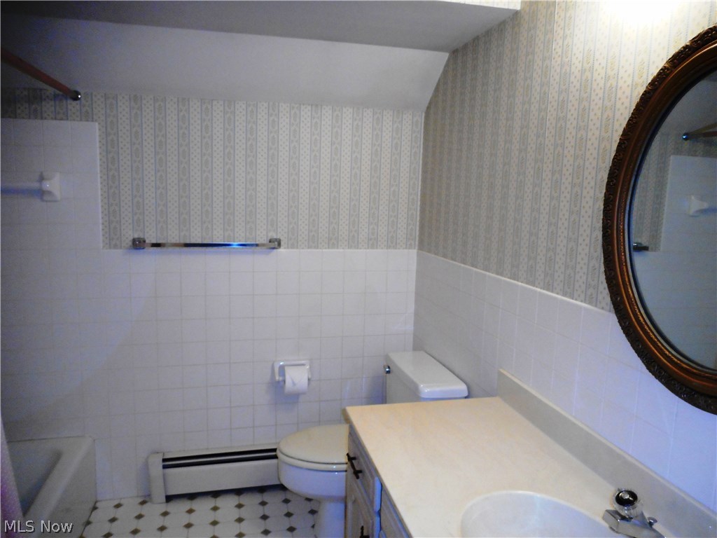 8800 Sherman Road Chesterland, OH 44026 - Photo 12 of 20 Big, upstairs full bath.