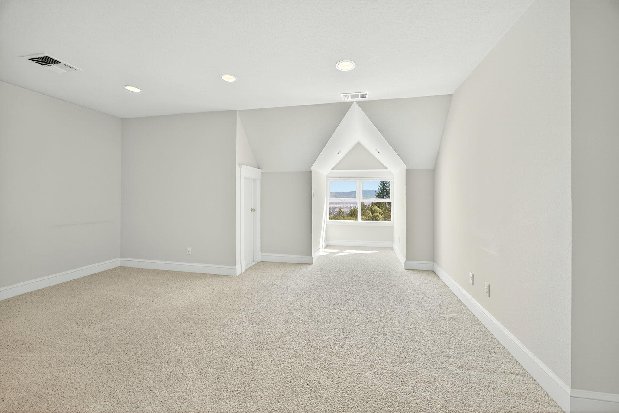 2405 Johns Peak Road Central Point, OR 97502 - Photo 71 of 112 ApxJP00101
