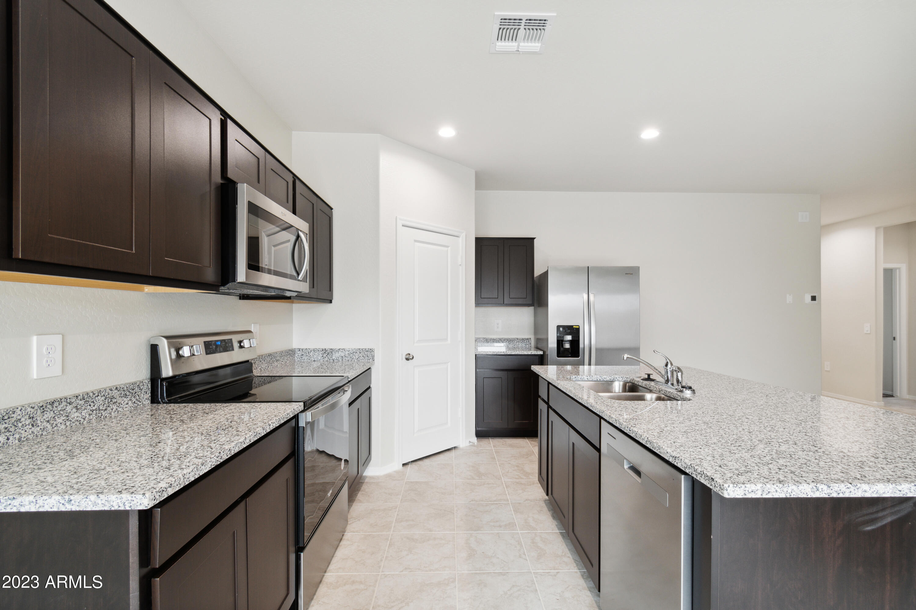 1697 West Stradling Avenue Apache Junction, AZ 85120 - Photo 3 of 22 Baxter_H35B_B-CopperBasin_4