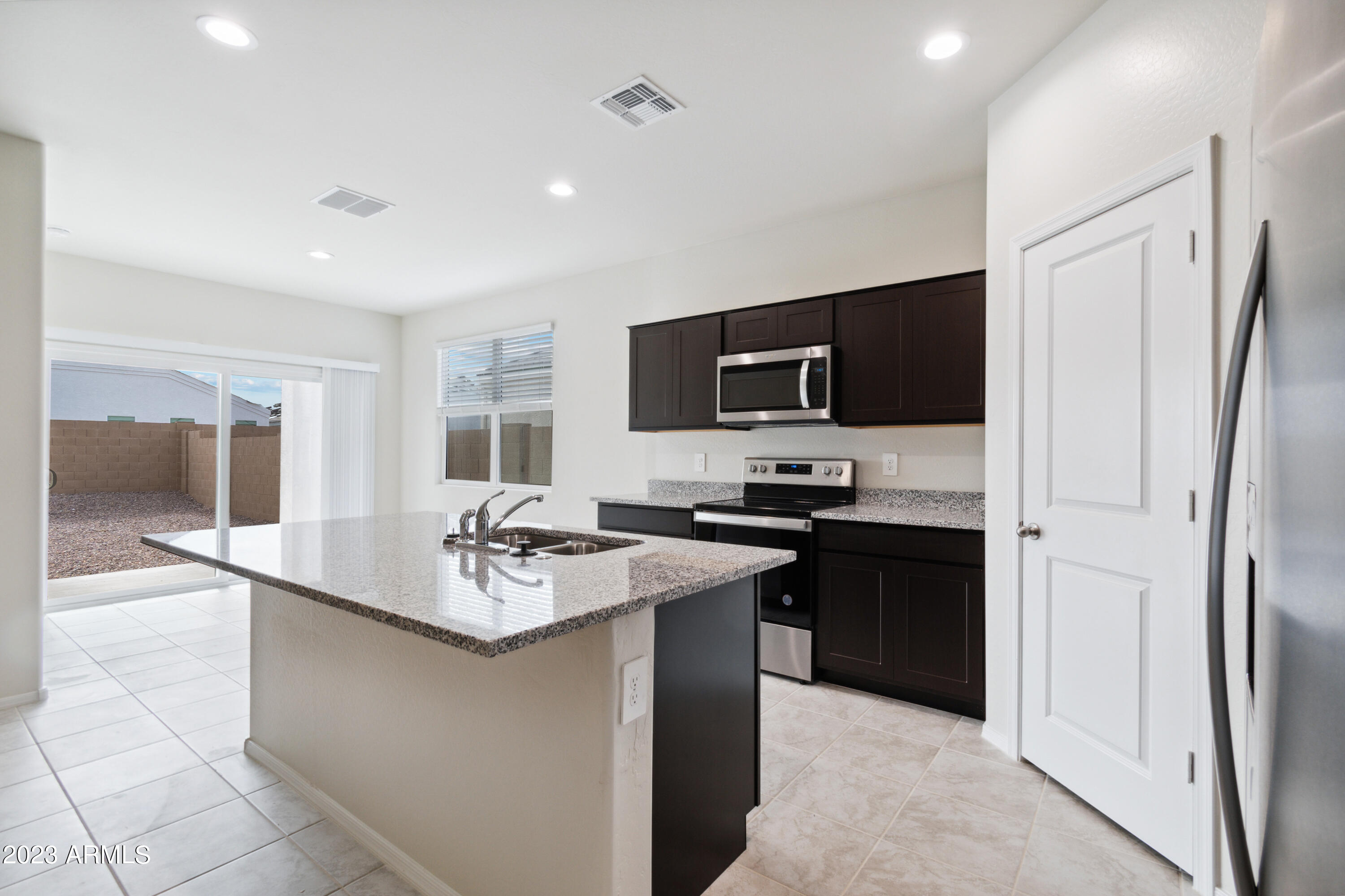 1697 West Stradling Avenue Apache Junction, AZ 85120 - Photo 7 of 22 Baxter_H35B_B-CopperBasin_8