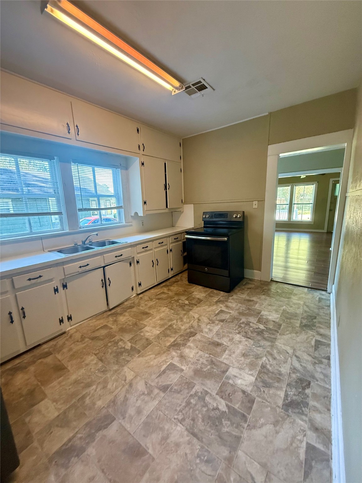 4466 Singleton Road Beaumont, TX 77708 - Photo 9 of 23