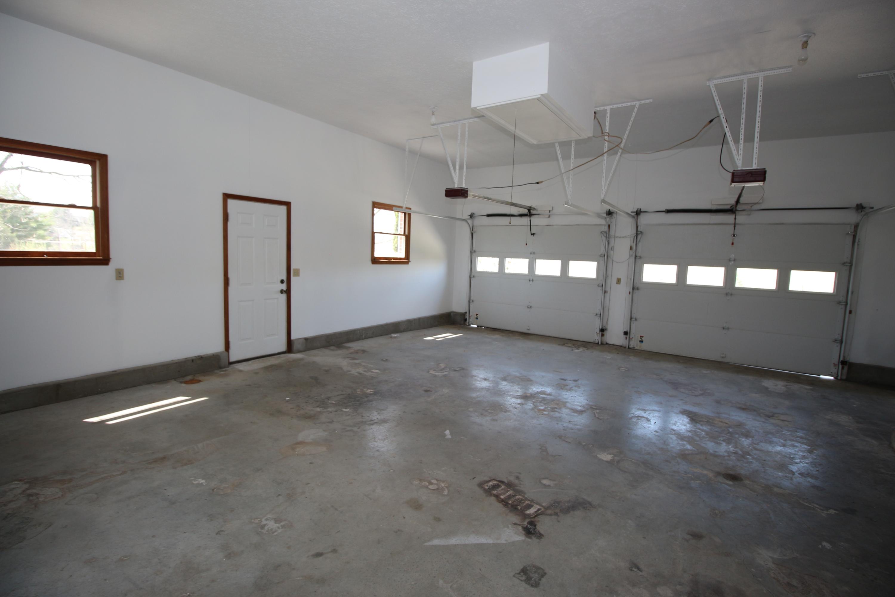 7080 Belspring Road Radford, VA 24141 - Photo 27 of 53 an empty room with windows