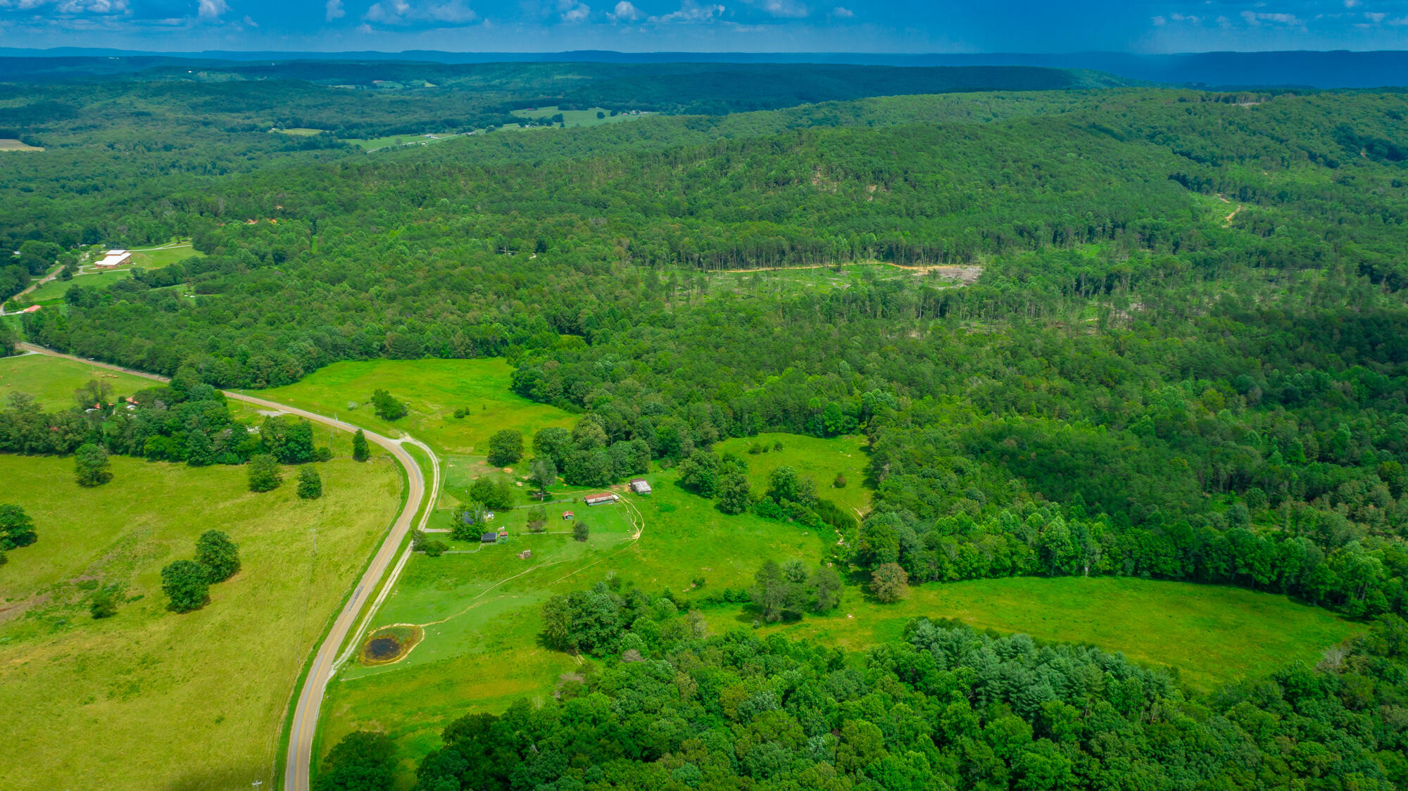 7782 Brockdell Road Pikeville, TN 37367 - Photo 4 of 65 7782 Brockdell Road Exterior HD-4