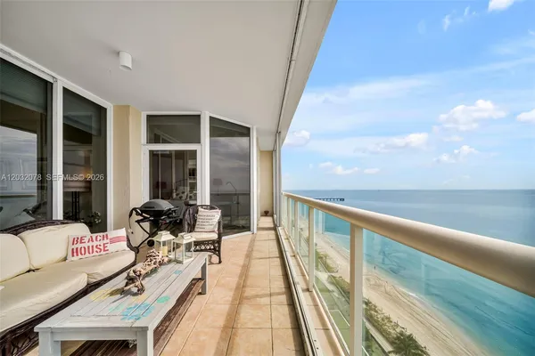 $8,900 | 6051 North Ocean Drive, Unit 1501, Hollywood, FL 33019