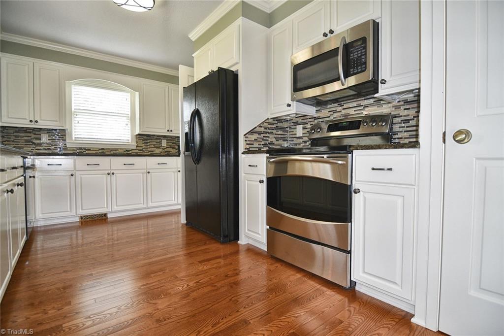 456 Meadowview Road Lexington, NC 27295 - Photo 18 of 36 Kitchen