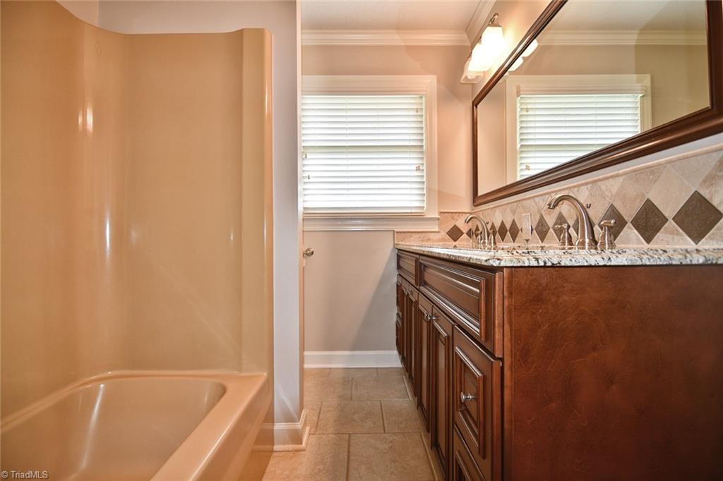 456 Meadowview Road Lexington, NC 27295 - Photo 19 of 36 Bathroom