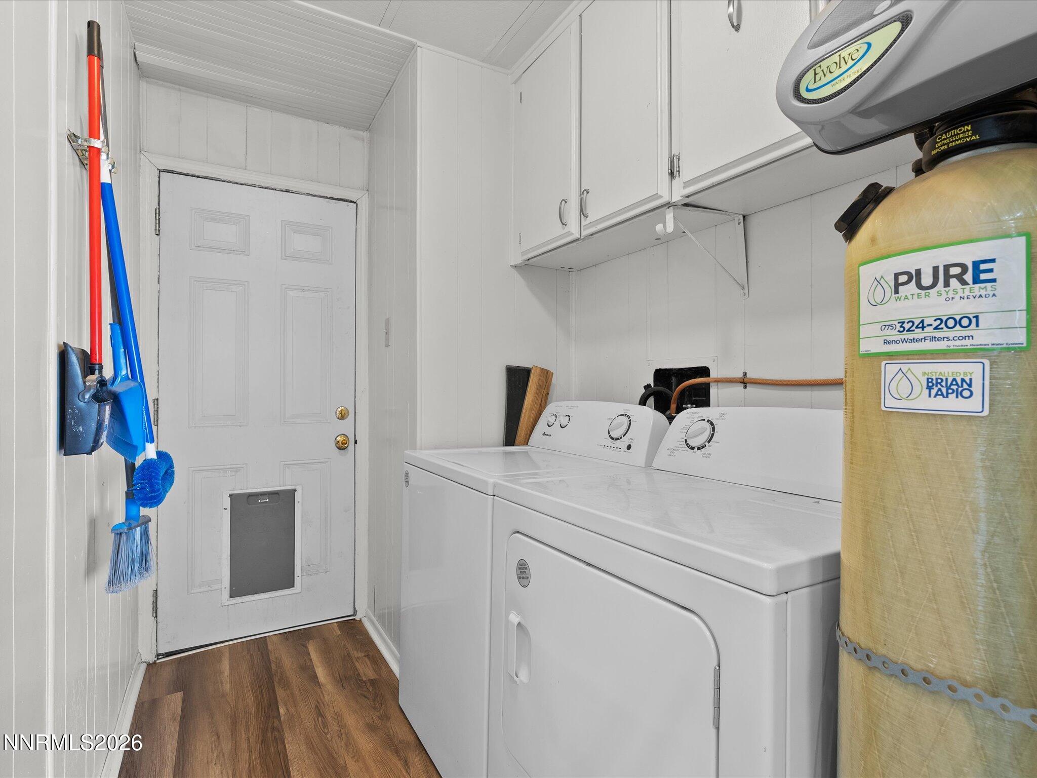 7815 Springfield Road Silver Springs, NV 89429 - Photo 17 of 46 a utility room with dryer and washer