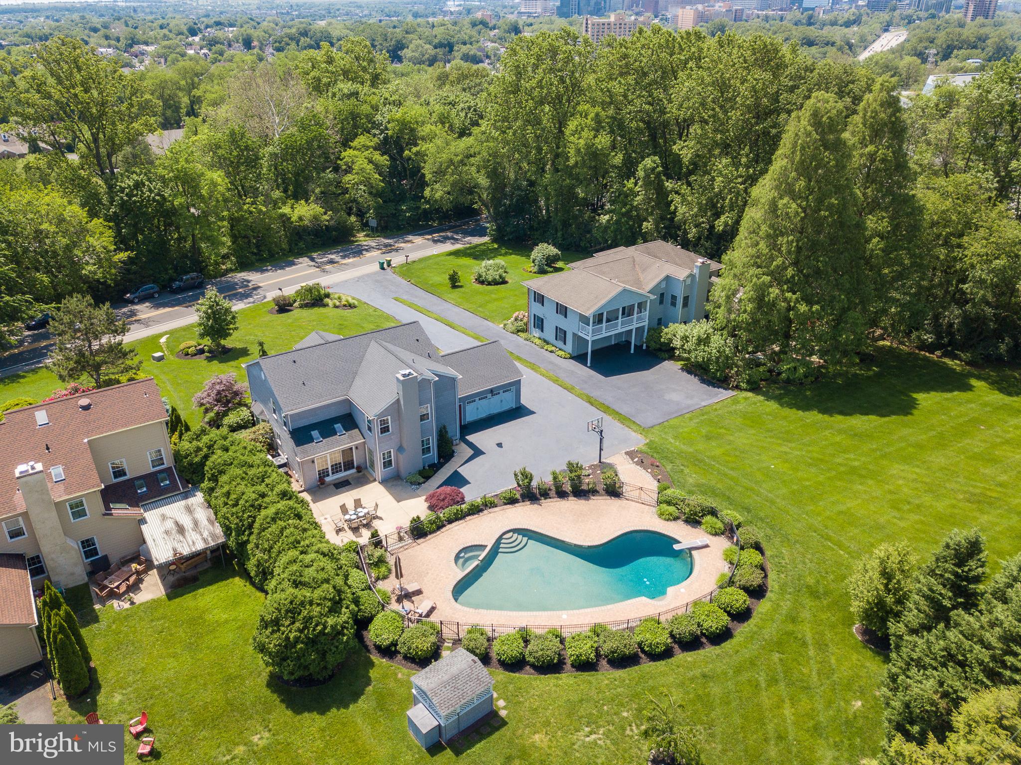 137 Augustine Cut Off Wilmington, DE 19806 - Photo 14 of 57