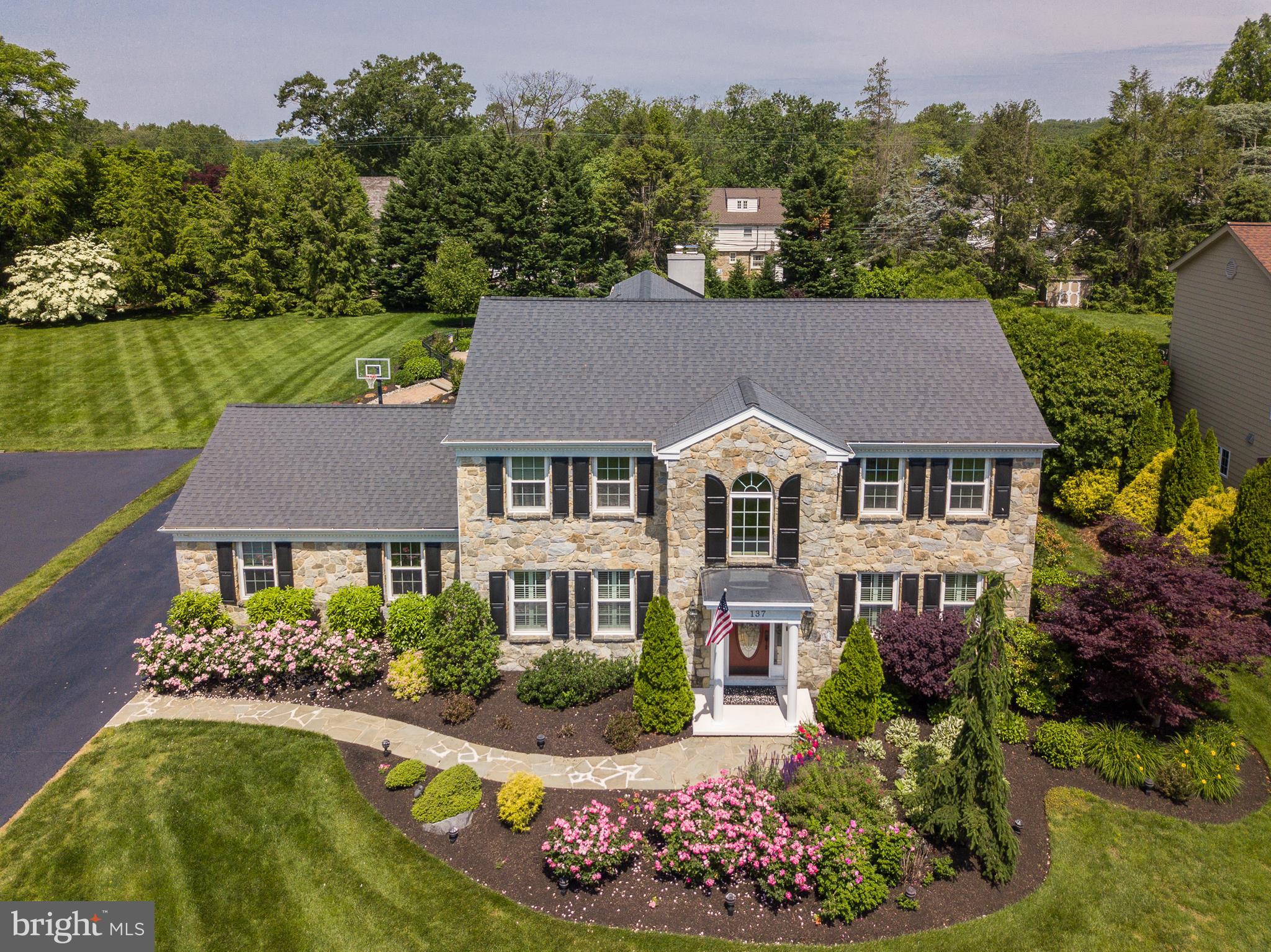 137 Augustine Cut Off Wilmington, DE 19806 - Photo 5 of 57