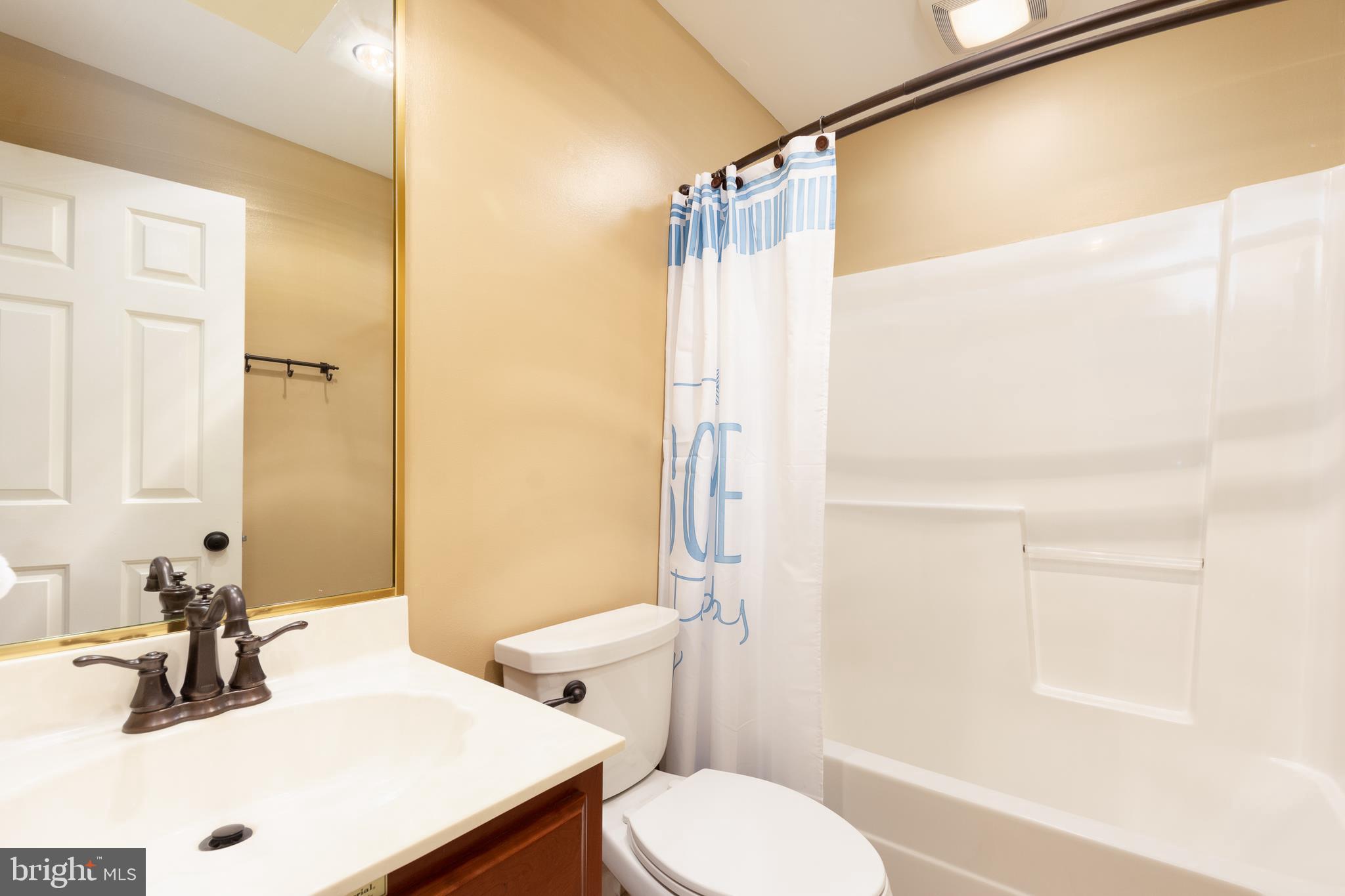 137 Augustine Cut Off Wilmington, DE 19806 - Photo 46 of 57