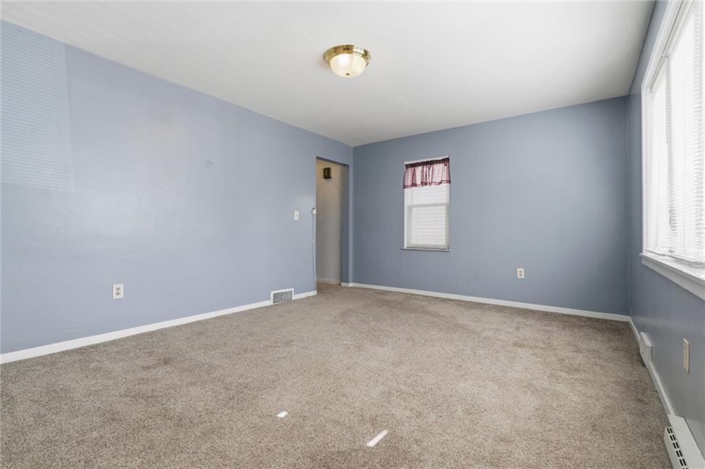 304 Liberty Street Perryopolis, PA 15473 - Photo 6 of 31
