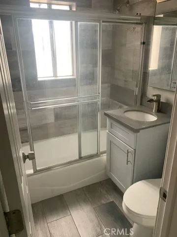 $2,000 | 422 West Palm Street, Unit 424 1/2B, Compton, CA 90220