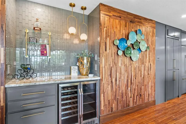 $1,345,000 | 916 Wooded Crest Drive, Woodway, TX 76712