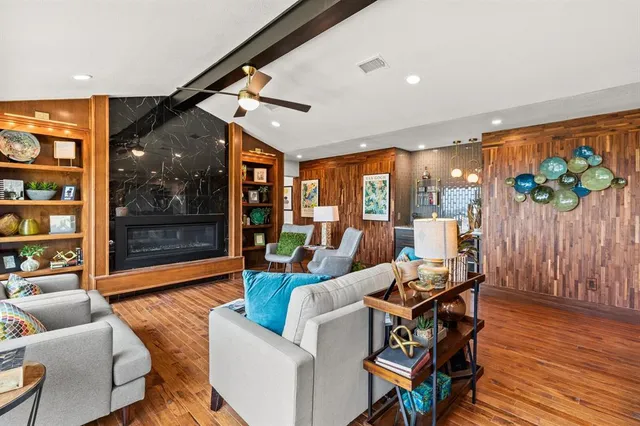 $1,345,000 | 916 Wooded Crest Drive, Woodway, TX 76712