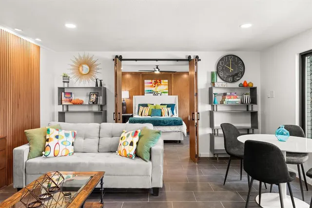 $1,345,000 | 916 Wooded Crest Drive, Woodway, TX 76712