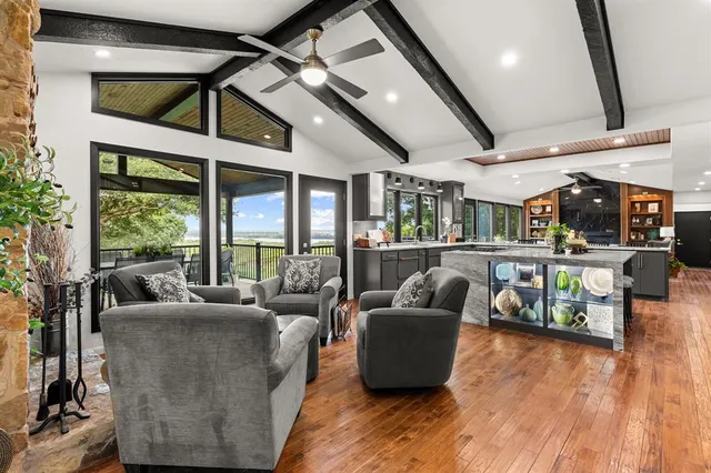 $1,345,000 | 916 Wooded Crest Drive, Woodway, TX 76712