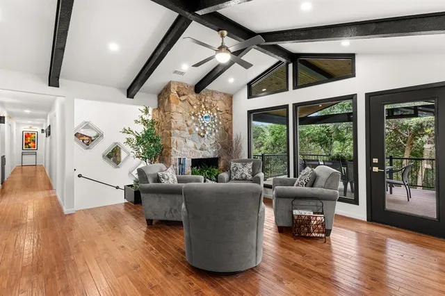 $1,345,000 | 916 Wooded Crest Drive, Woodway, TX 76712