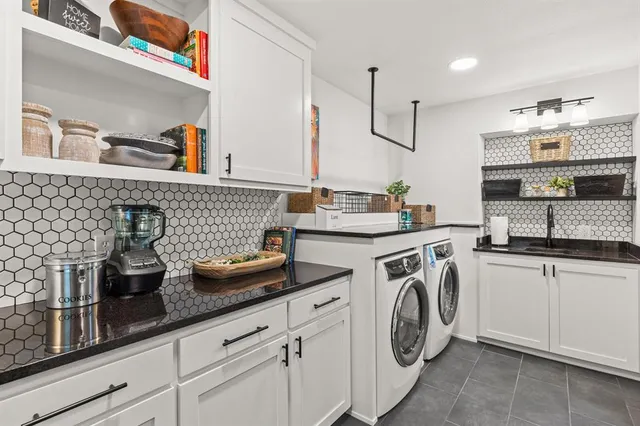 $1,345,000 | 916 Wooded Crest Drive, Woodway, TX 76712