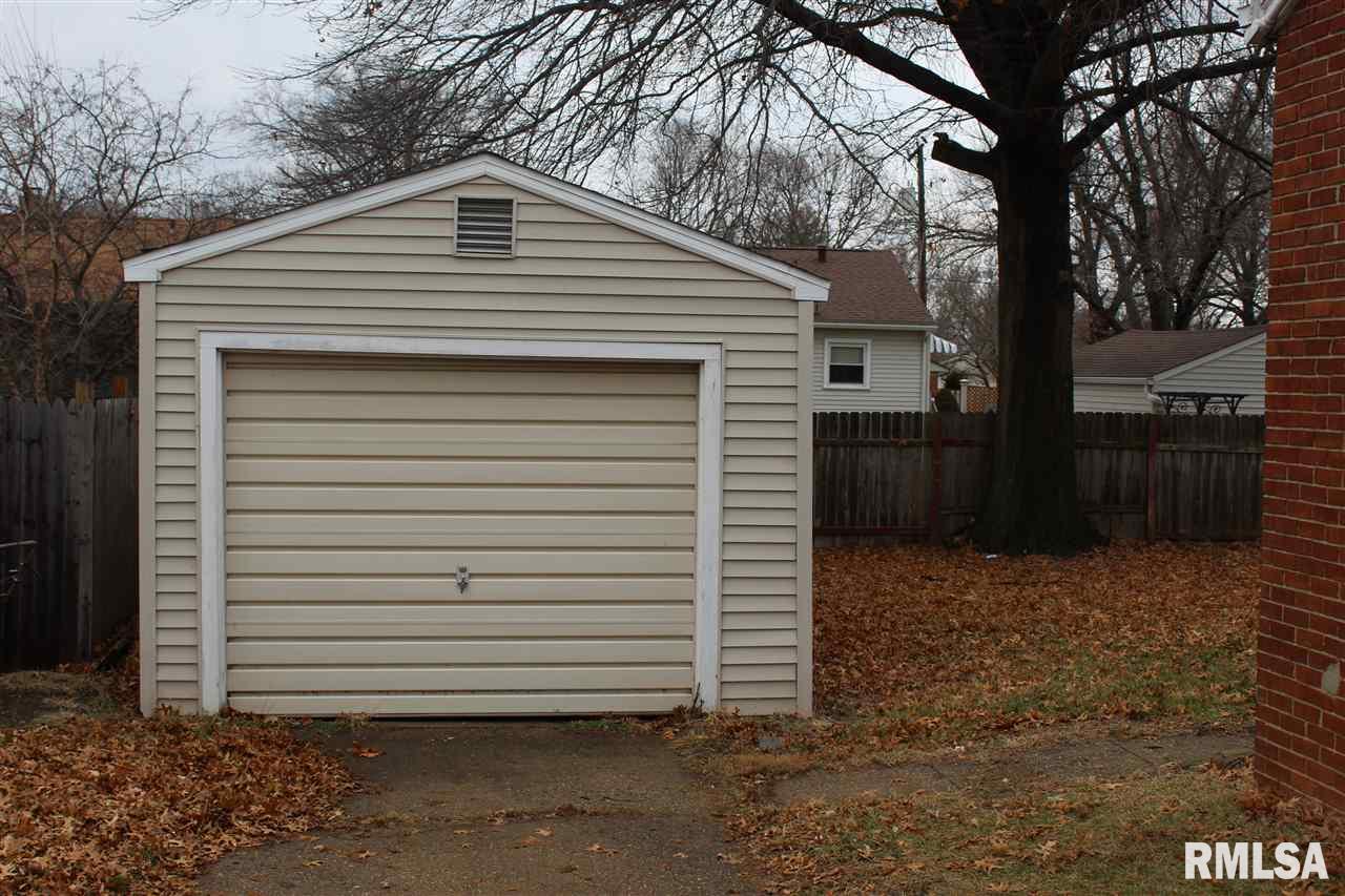 813 Sheridan Road Pekin, IL 61554 - Photo 5 of 10 Gallery Image 5