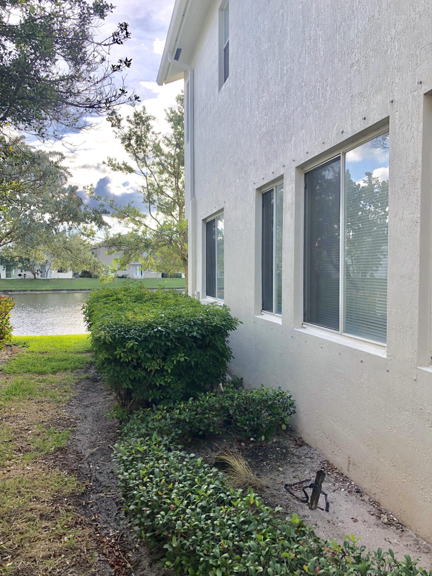 3018 Laurel Ridge Circle Riviera Beach, FL 33404 - Photo 5 of 25 corner unit