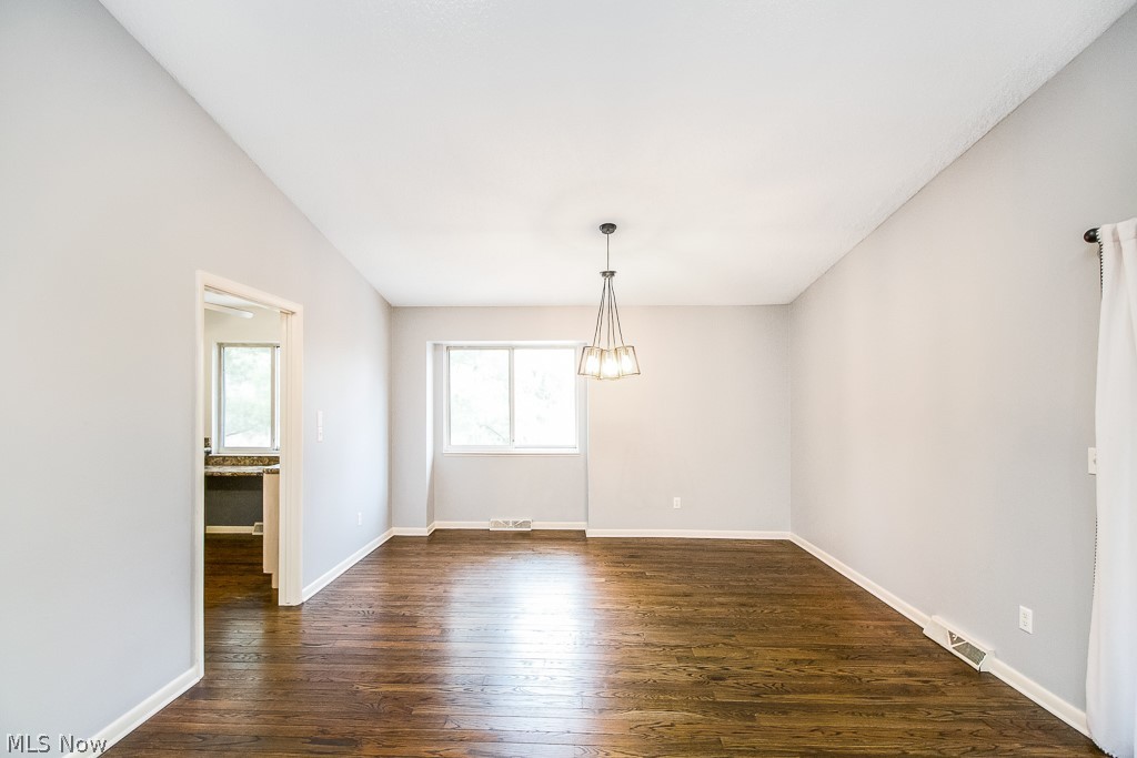 452 Hampton Ridge Drive Akron, OH 44313 - Photo 5 of 25 Gallery Image 5