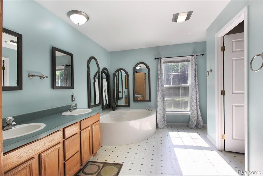 12994 Capernall Road Carleton, MI 48117 - Photo 58 of 82 IMG_8477.jpg