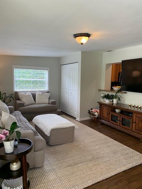 839 Upland Road West Palm Beach, FL 33401 - Photo 7 of 17 Family Room 1