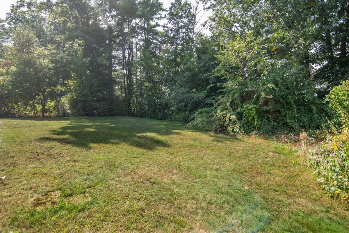 4 Memory Lane Hooksett, NH 03106 - Photo 30 of 37