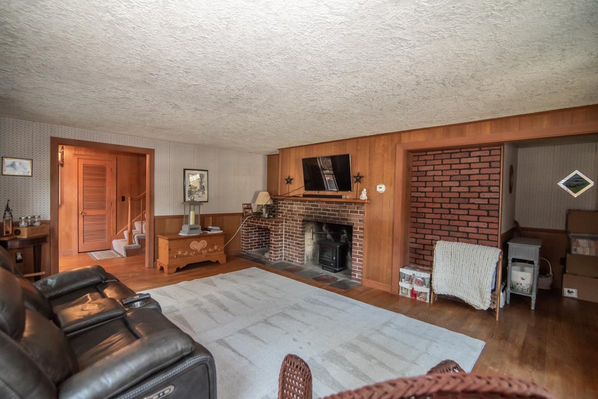 4 Memory Lane Hooksett, NH 03106 - Photo 6 of 37