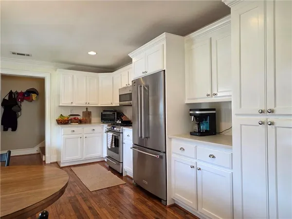 $3,400 | 2076 Anderson Drive Southeast, Smyrna, GA 30080