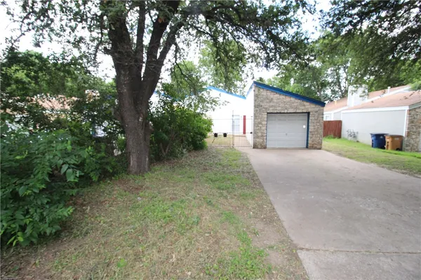 $1,550 | 1002 King Albert Street, Unit B, Austin, TX 78745