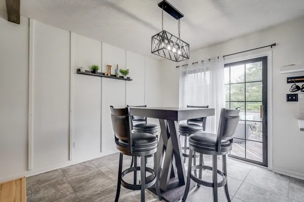 $319,900 | 51 Falcon Lane, Weyers Cave, VA 24486