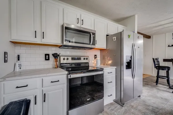 $319,900 | 51 Falcon Lane, Weyers Cave, VA 24486