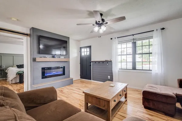 $319,900 | 51 Falcon Lane, Weyers Cave, VA 24486