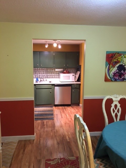 111 English Village Road, Unit 104 Manchester, NH 03102 - Photo 2 of 17