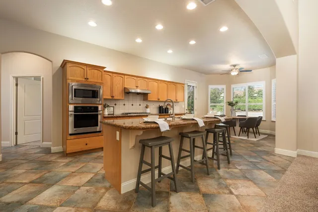 $829,900 | 2735 Prescott Avenue, Clovis, CA 93619