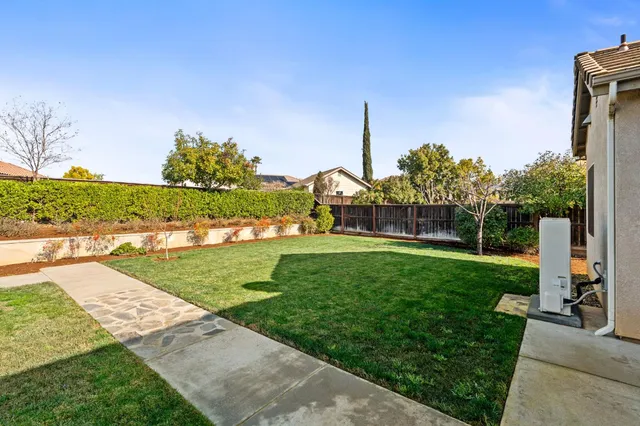 $829,900 | 2735 Prescott Avenue, Clovis, CA 93619