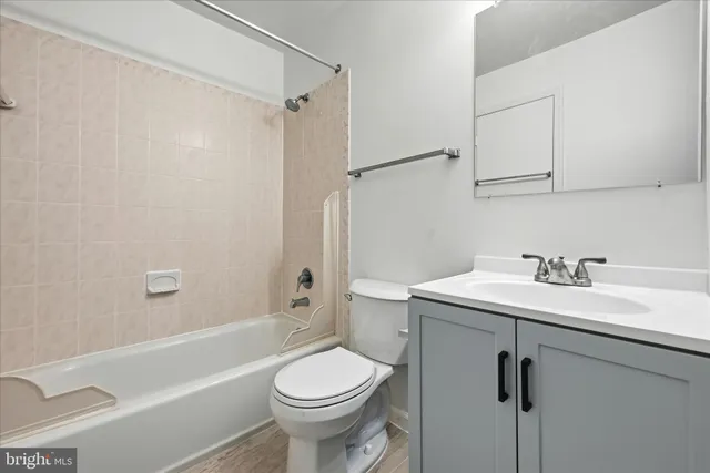 $2,750 | 5834 Burke Manor Court, Burke, VA 22015